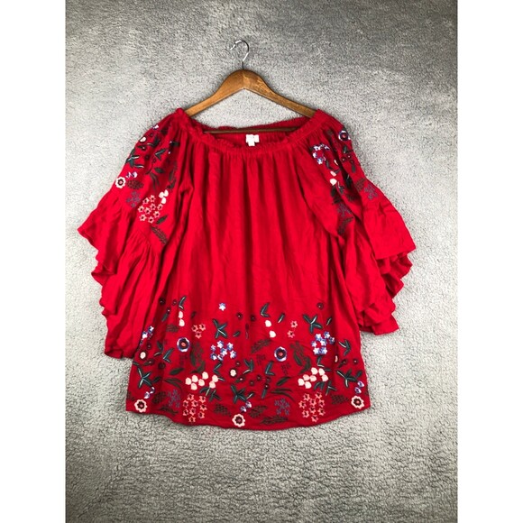 Umgee Tops - UMGEE Embroidered ball sleeve blouse guaze sz Medium